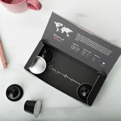 Aroma Club - Proefpakket Nespresso Compatible Capsules (100 St.) - 5 Smaken - Espresso & Lungo - 100% Aluminium Koffiecups 10 Aroma Club - Proefpakket Nespresso Compatible Capsules (100 St.) - 5 Smaken - Espresso & Lungo - 100% Aluminium Koffiecups -Koffie Korting Winkel 1200x1200 41