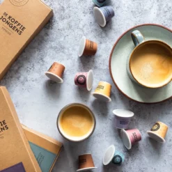 De Koffiejongens - Proefpakket - Nespresso Cups - 100% Biologisch Afbreekbaar - 6x10 Cups - Nespresso Compatible 5 De Koffiejongens - Proefpakket - Nespresso Cups - 100% Biologisch Afbreekbaar - 6x10 Cups - Nespresso Compatible -Koffie Korting Winkel 1200x1200 6
